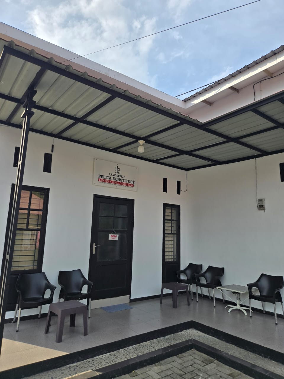 Halaman Depan Kantor
